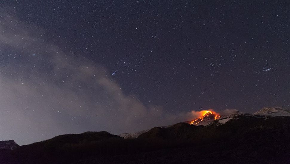 Το ηφαίστειο Etna επανενεργοποιείται στην Ιταλία, βίαιο ηφαιστειακό σ