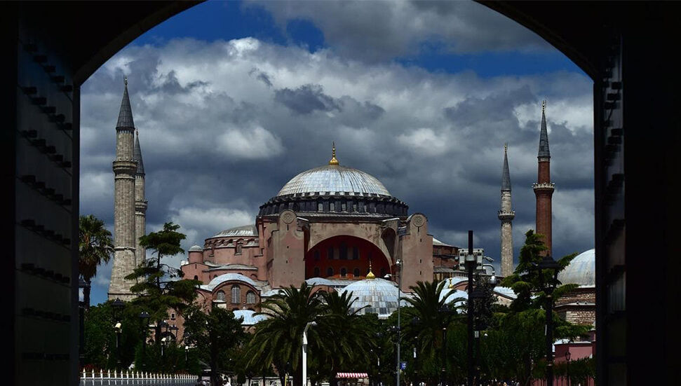 Η Ελλάδα ζητά να δοθεί ξανά στην Αγία Σοφία καθεστώς μουσείου »