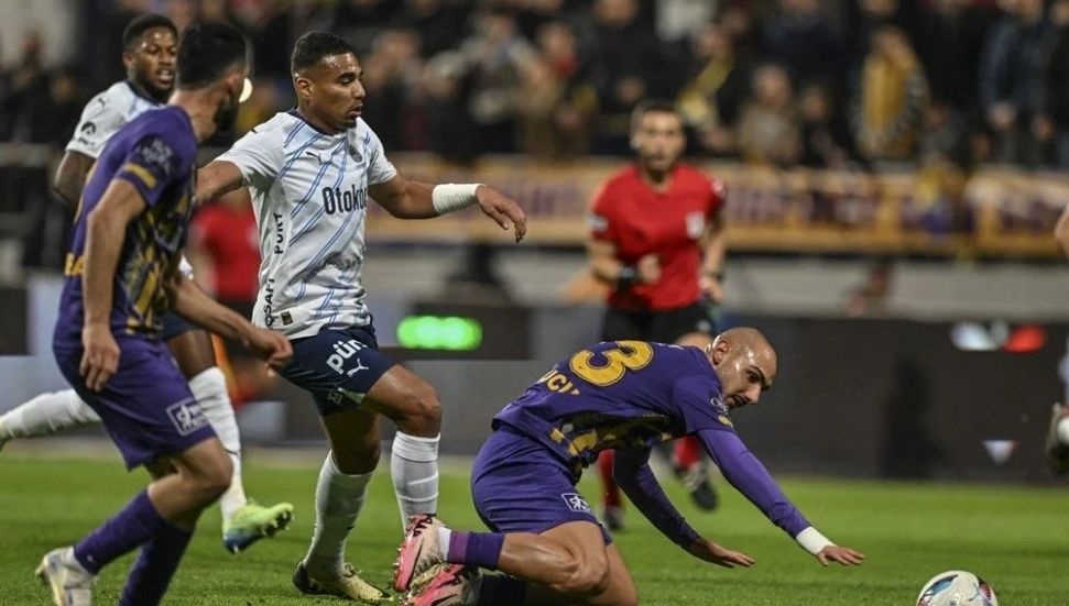 Fenerbahçe e Eyüpspor Empatam em Jogo da Super Liga