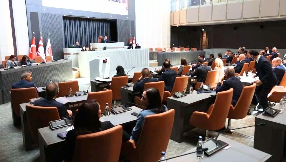 Genel Kurul tamamladı: Üç yasa tasarısı ve iki yasa önerisi onaylandı