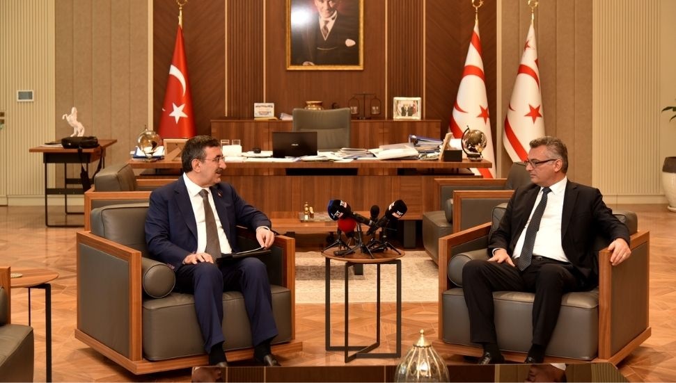 Tufan Erhürman, Cevdet Yılmaz'ı kabul etti: Masada olmak, haklardan ve siyasi eşitlikten vazgeçmek değildir