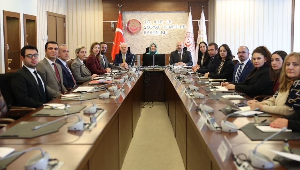 Meclis heyeti Ankara’da çocukların dijital haklarını görüştü: Ortak proje ele alındı