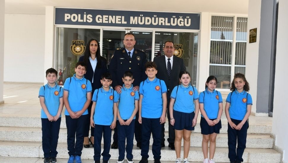 Öğrenciler Polis Genel Müdürü Karagil'i ziyaret etti: Demirel makamı devraldı