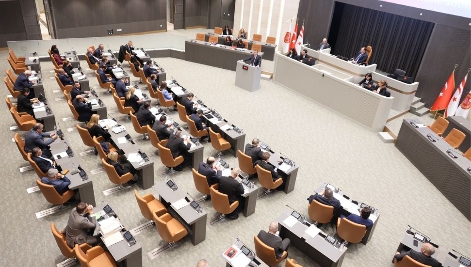 Meclis’te ekonomi tartışması: Çavuşoğlu gurur, Şahali kriz vurgusu yaptı