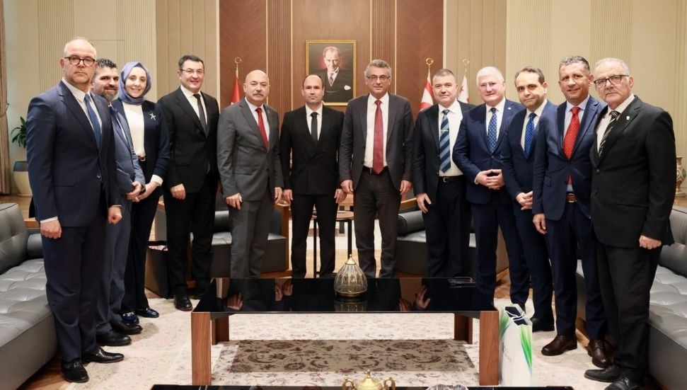 Erhürman, Kuzey Kıbrıs ve Türkiye sigorta birliklerini kabul etti: İş birlikleri ele alındı