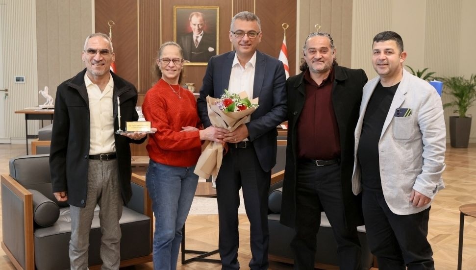 Cumhurbaşkanı Erhürman, Güney Kıbrıs’ta Çalışanlar Derneği’ni kabul etti
