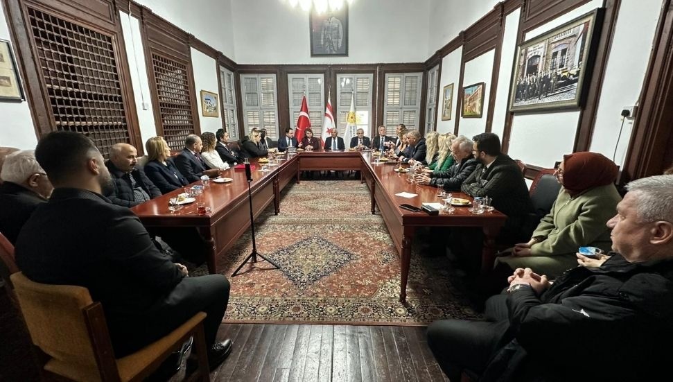 Özçınar, Türkiye–KKTC İşbirliği Cemiyeti heyetini kabul etti: İkili ilişkilerin önemi ele alındı
