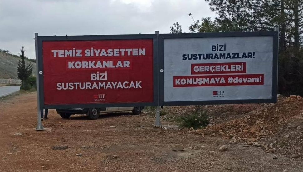 Halkın Partisi’nden şehir genelinde afişli mesajlar: Temiz siyasetten korkanlar bizi susturamayacak!