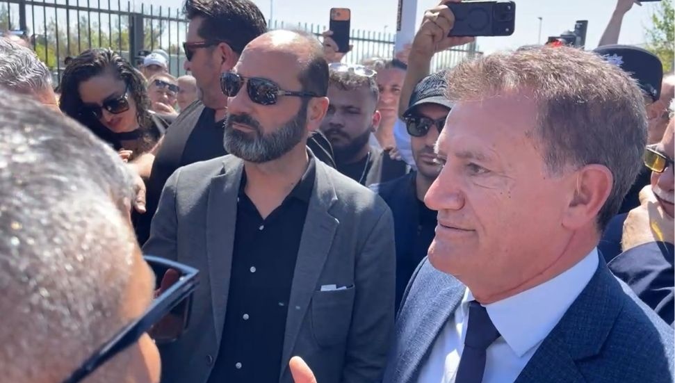 Arıklı, eylem alanında taksicilerle görüştü: Başbakan'ın adım atması halinde "1 hafta içerisinde çözüm" sözü