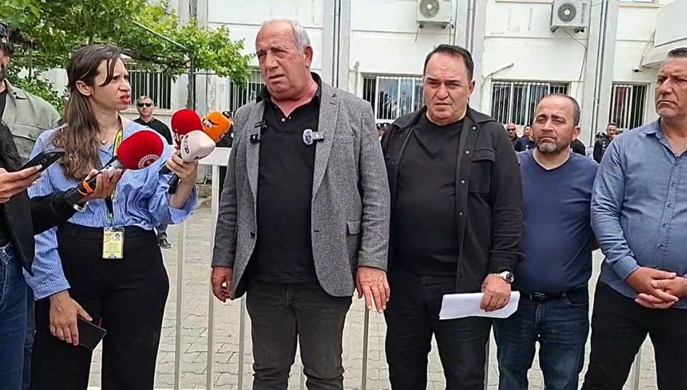 CANLI - Kar-İş 60 otobüsle Maliye Bakanlığı'nın önünde: 35 bin öğrenci 850 araçla ödeme yapılmadan taşınıyor!