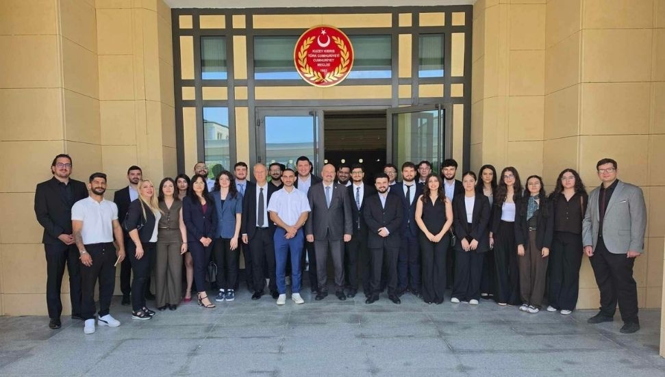Söz Gençte ekibi: Gençlik Politikaları Komitesi ön