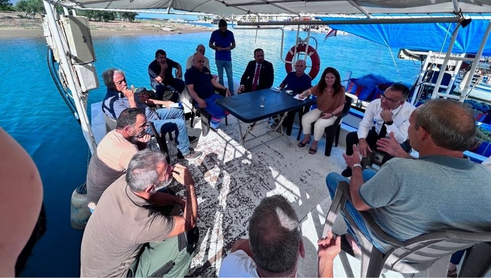 Çavuş, Mağusa Laguna Balıkçı Barınağı'nda balıkçılarla sektörün sorunlarını görüştü