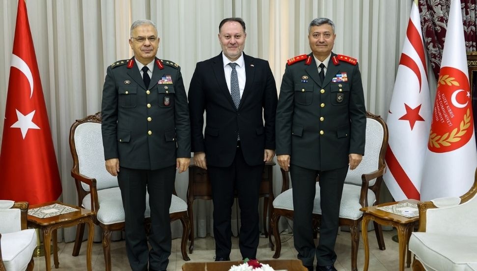 Öztürkler Korgeneral İnaltekin ile Tümgeneral Bilir'e görevinde başarılar diledi
