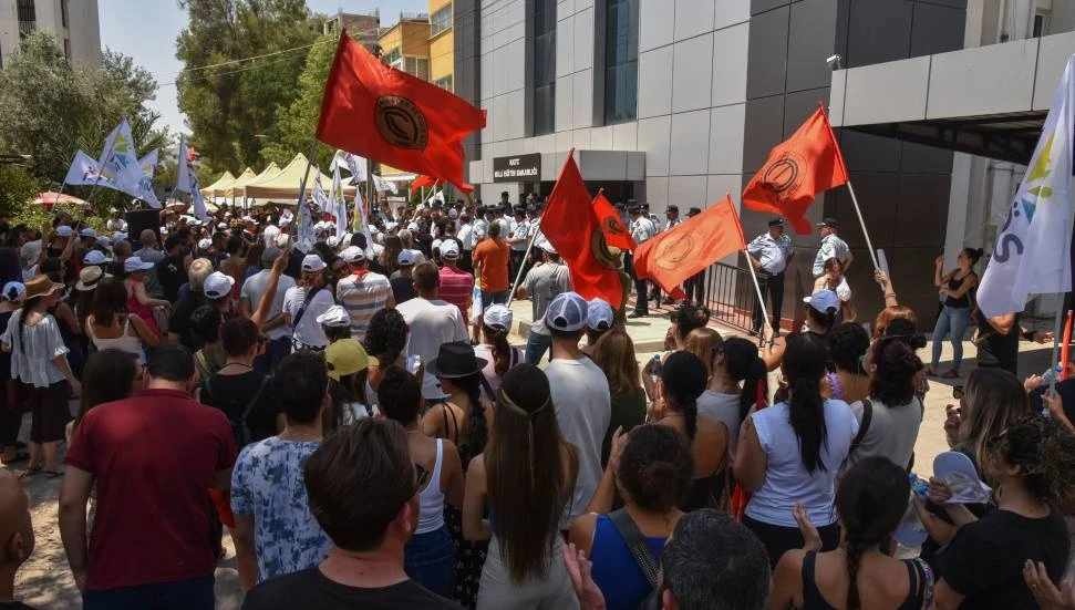 Kamuda yetkili 5 sendikadan bugün “Yolsuzluğa, yoksulluğa ve yok oluşa hayır” yürüyüşü yapacak