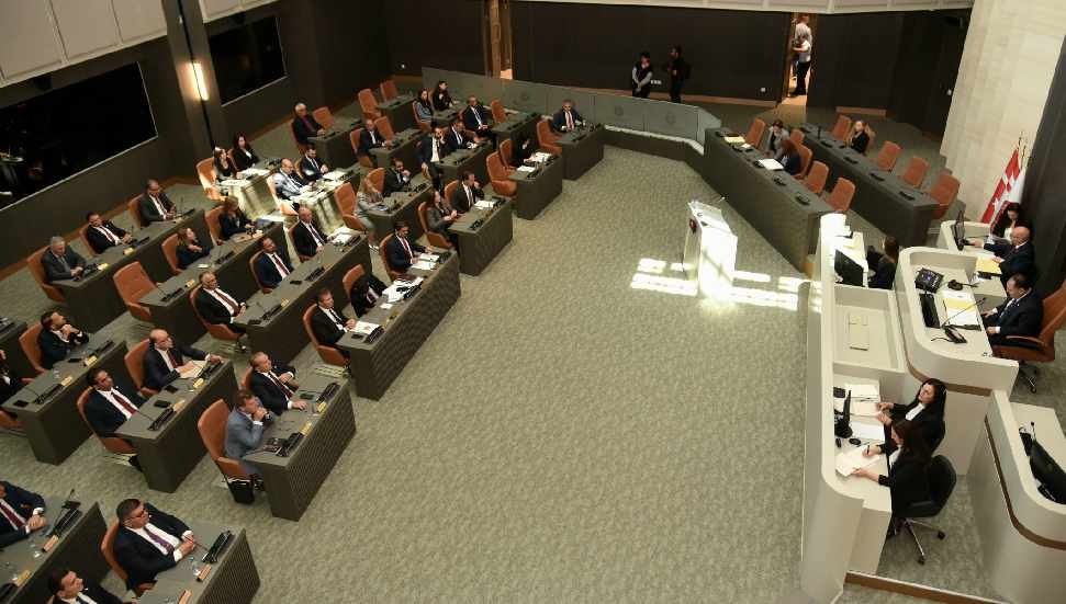 Fiber optik altyapı düzenlemesine ilişkin görüşmeler sabahın ilk ışıklarına kadar sürdü