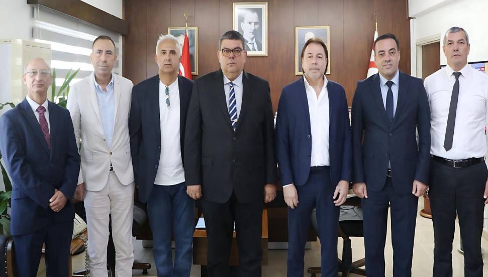 Özdemir Berova, Mücevheratçılar ve Kuyumcular Derneği heyetini kabul etti