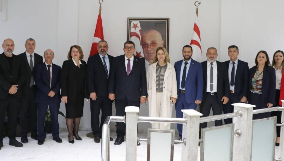 Özdemir Berova, bakanlık personeliyle bir araya geldi: Bayramlarını kutladı