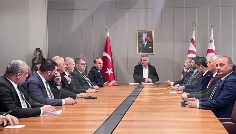 CANLI- Üstel başkanlığındaki hükümet heyeti, Cumhurbaşkanı Erhürman ile toplantı gerçekleştiriyor