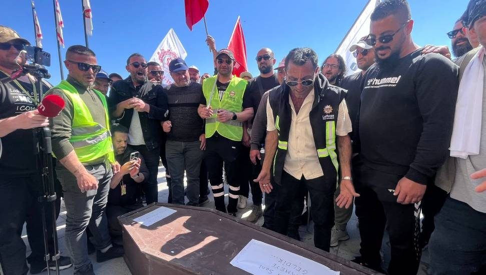 CANLI- Eylemciler, Meclis kapısına ulaştı