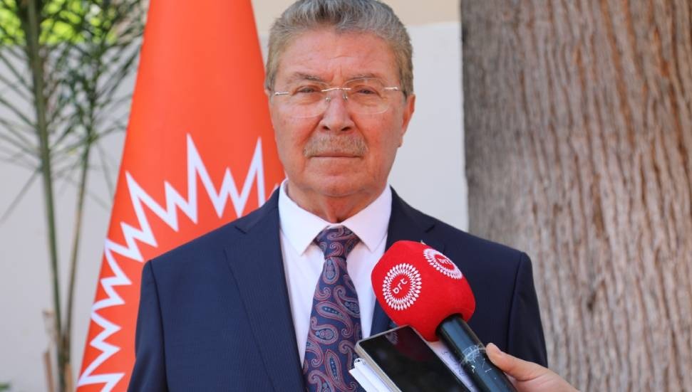 Başbakan Üstel, UBP Genel Merkezi’nde partililerle bayramlaştı