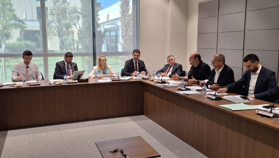 Üst kademe yöneticilik ve geçici personel düzenlemeleri komitede görüşüldü