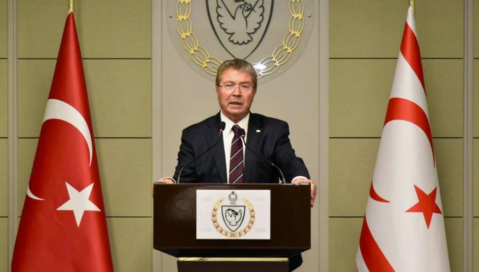 Ünal Üstel: Rum tarafı Kıbrıs Türk halkını ekonomik sıkıntı içerisine sokmak için her türlü adımı atıyor