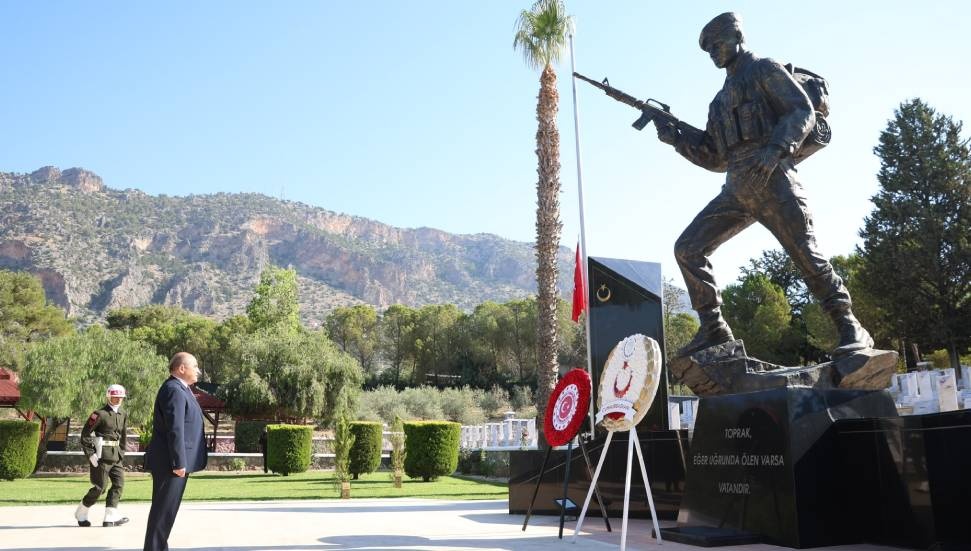 Boğaz Şehitliği’nde 15 Temmuz töreni; Başçeri: İrade de zafer de bizimdir