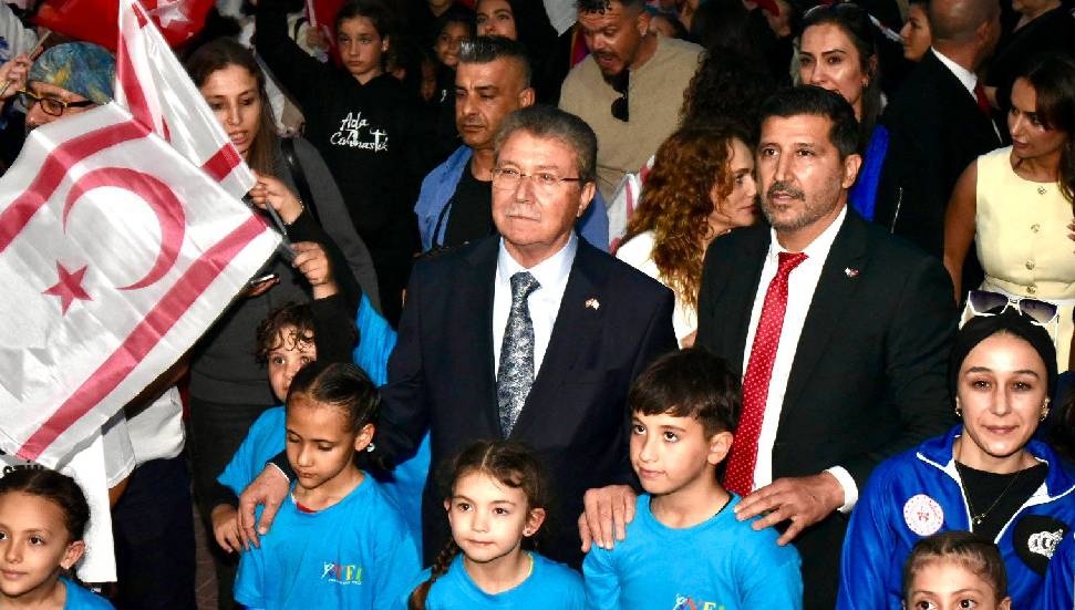 Başbakan Ünal Üstel 'Cimnastik Şöleni'nde konuştu: Cumhuriyetimizi yaşatacak olan sizlersiniz