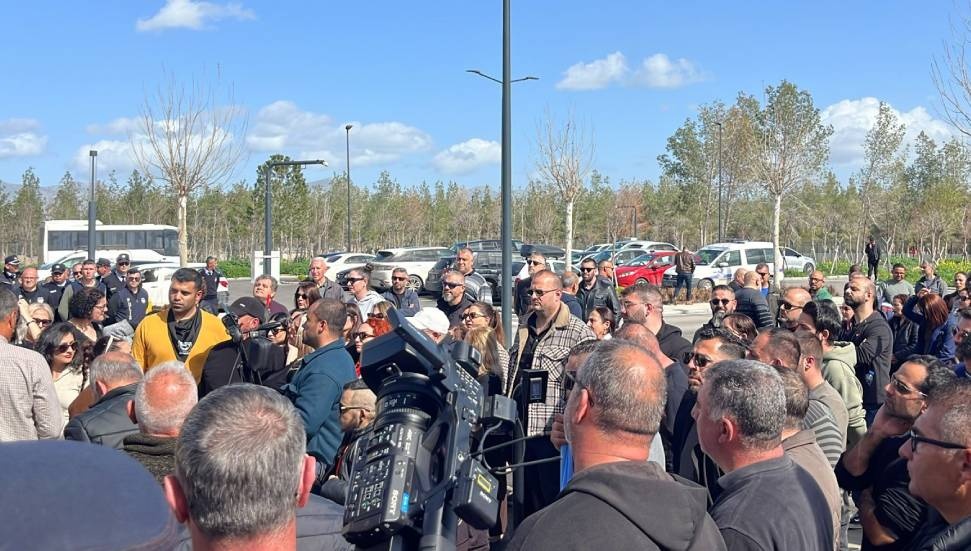 CANLI: Gökçebel, Meclis’e hep birlikte girelim dedi; polis izin vermedi