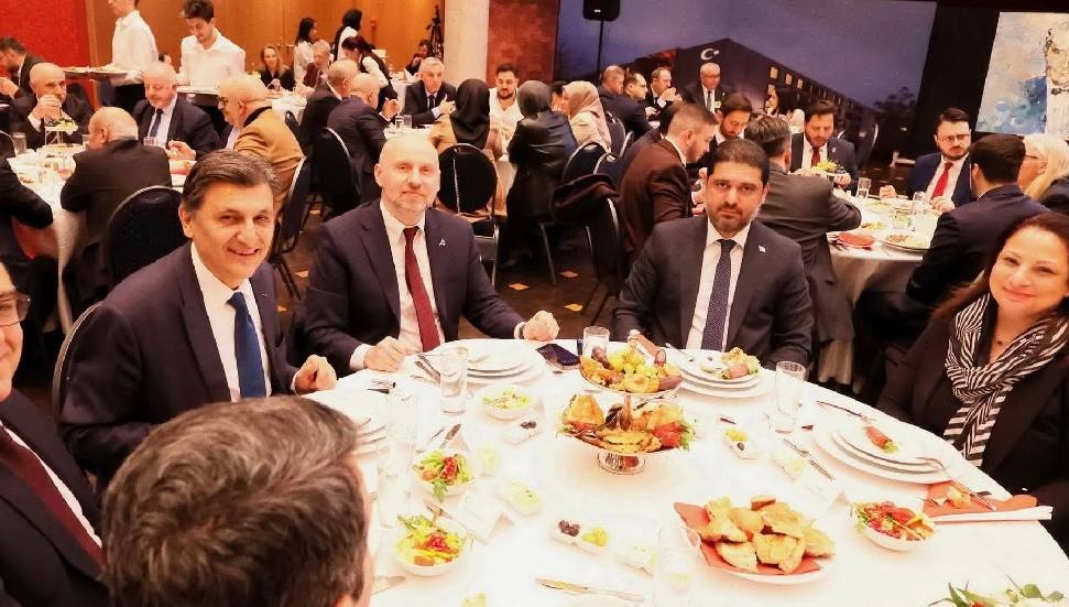 Ahmet Savaşan, Berlin'deki "Kardeşlik İftarı"na katıldı