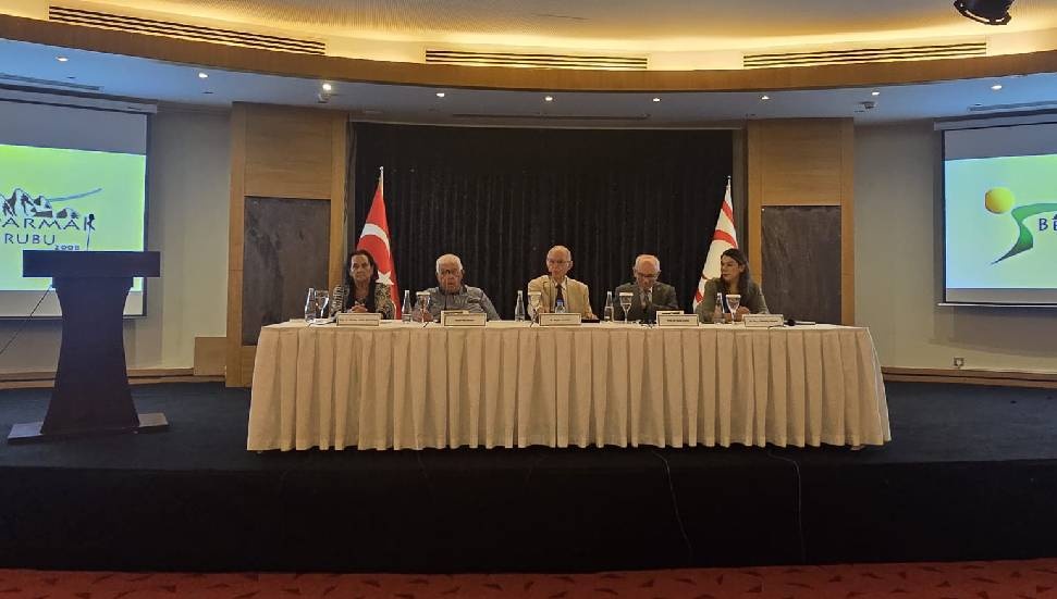Beşparmak Düşünce Grubu "Neden Egemen Eşitlik ve Eşit Uluslararası Statü?" konulu panel düzenledi