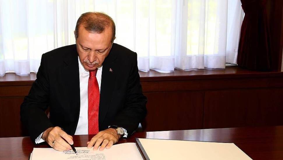 Ο Πρόεδρος της Τουρκίας Ρετζέπ Ταγίπ Ερντογάν, διορίστηκαν 11 πρύτανες πανεπιστημίου