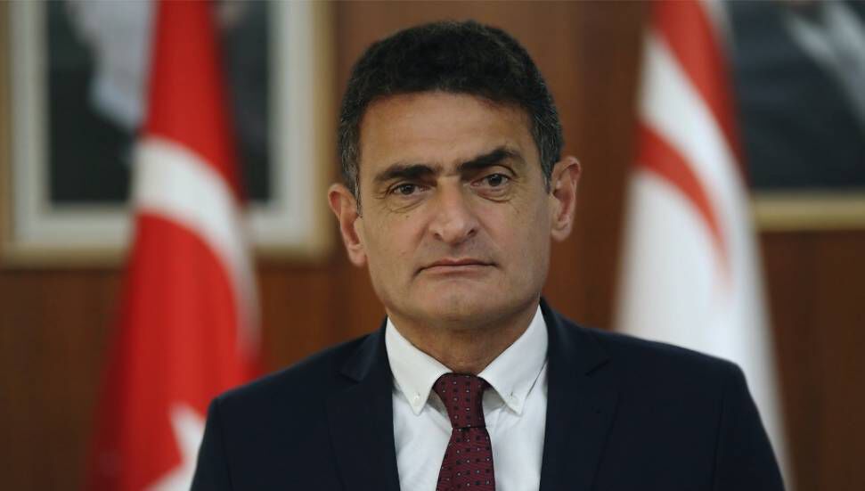 Ο υπουργός Οικονομικών Dursun Oğuz πηγαίνει στην Άγκυρα